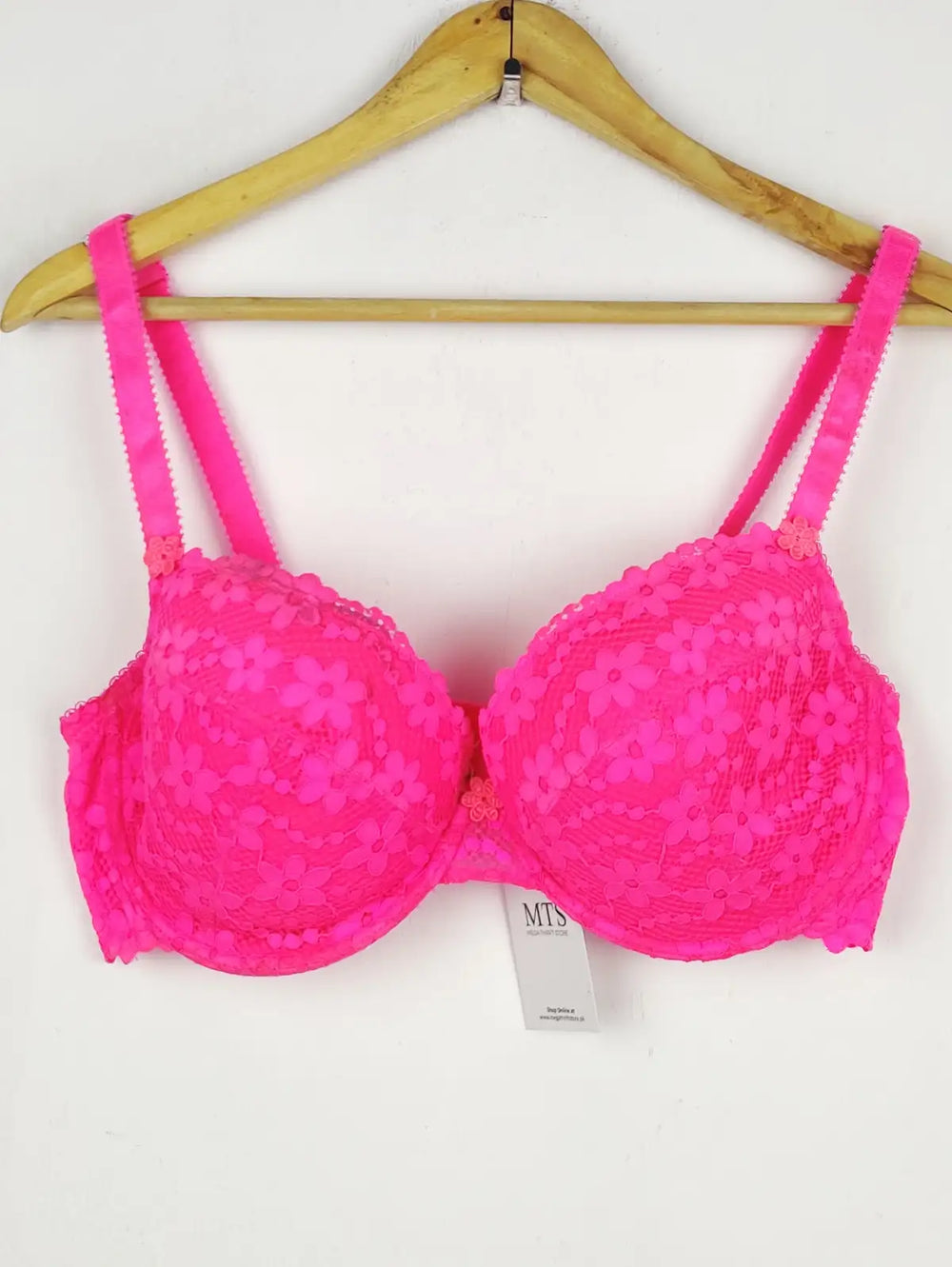 Buy online pre-used pre-loved 100% authentic & Original branded Lasenza Euro 85D (BU-1579) available in Pakistan. Top international brands avilable.