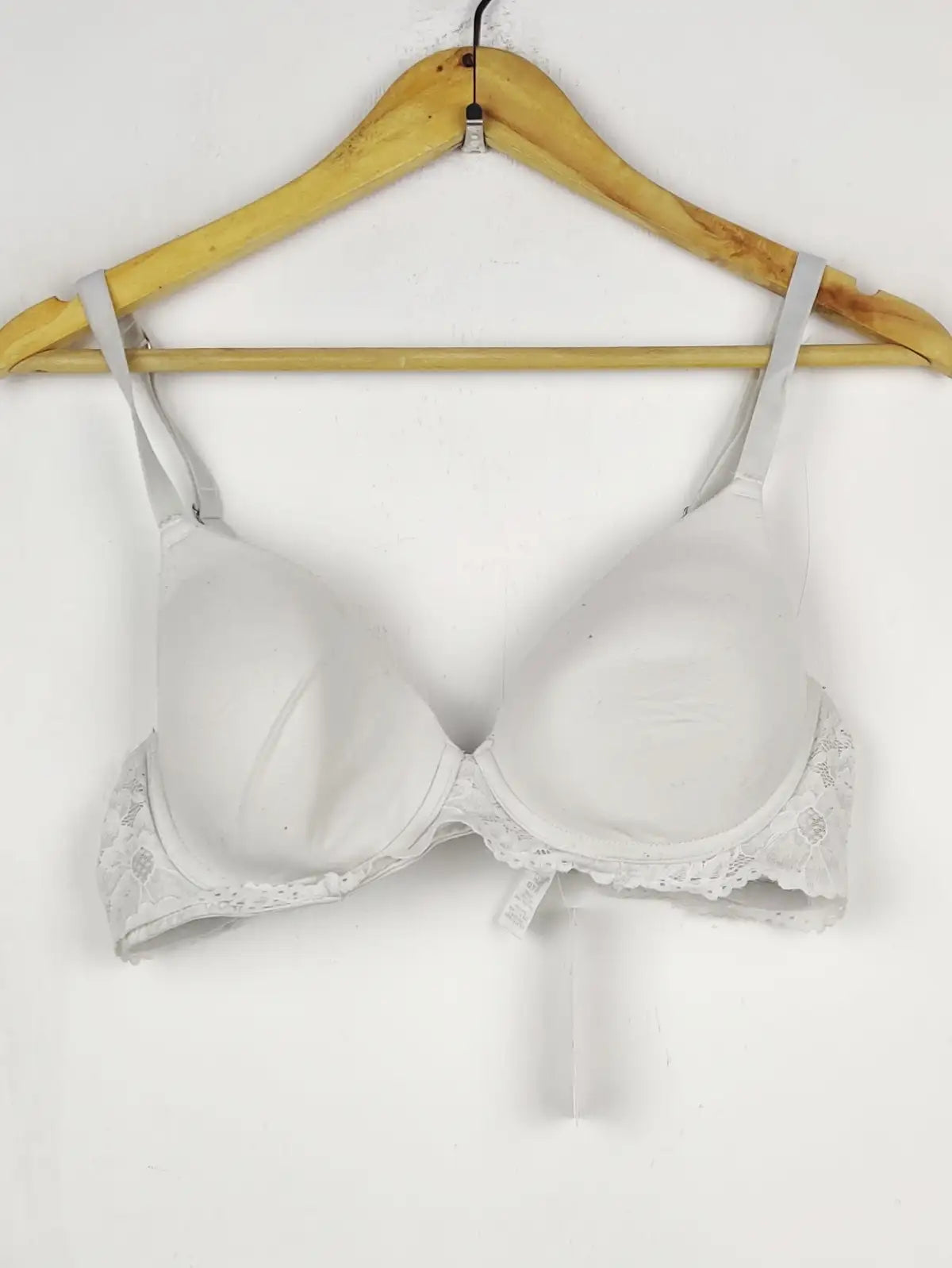 Buy online pre-used pre-loved 100% authentic & Original branded Dunnes Stores Euro 95 (BU-1607) available in Pakistan. Top international brands avilable.