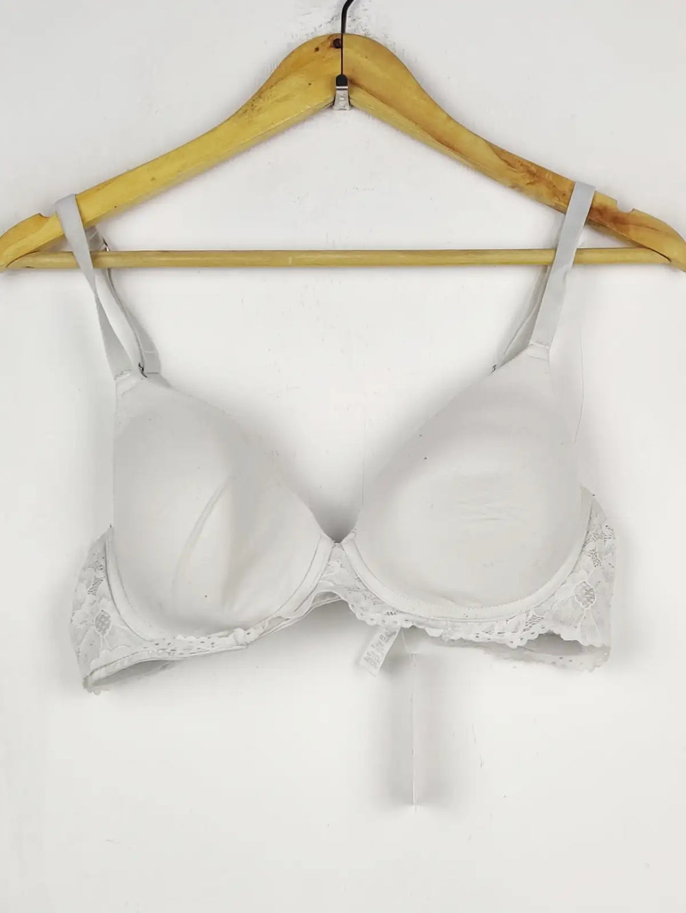 Buy online pre-used pre-loved 100% authentic & Original branded Dunnes Stores Euro 95 (BU-1607) available in Pakistan. Top international brands avilable.