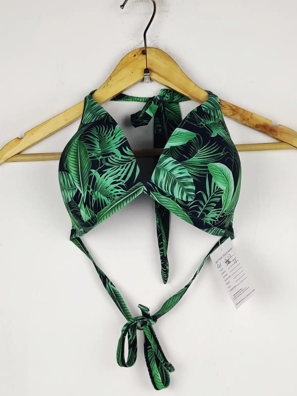 Buy online pre-used pre-loved 100% authentic & Original branded Unknown Brand (BU-1622) available in Pakistan. Top international brands avilable.