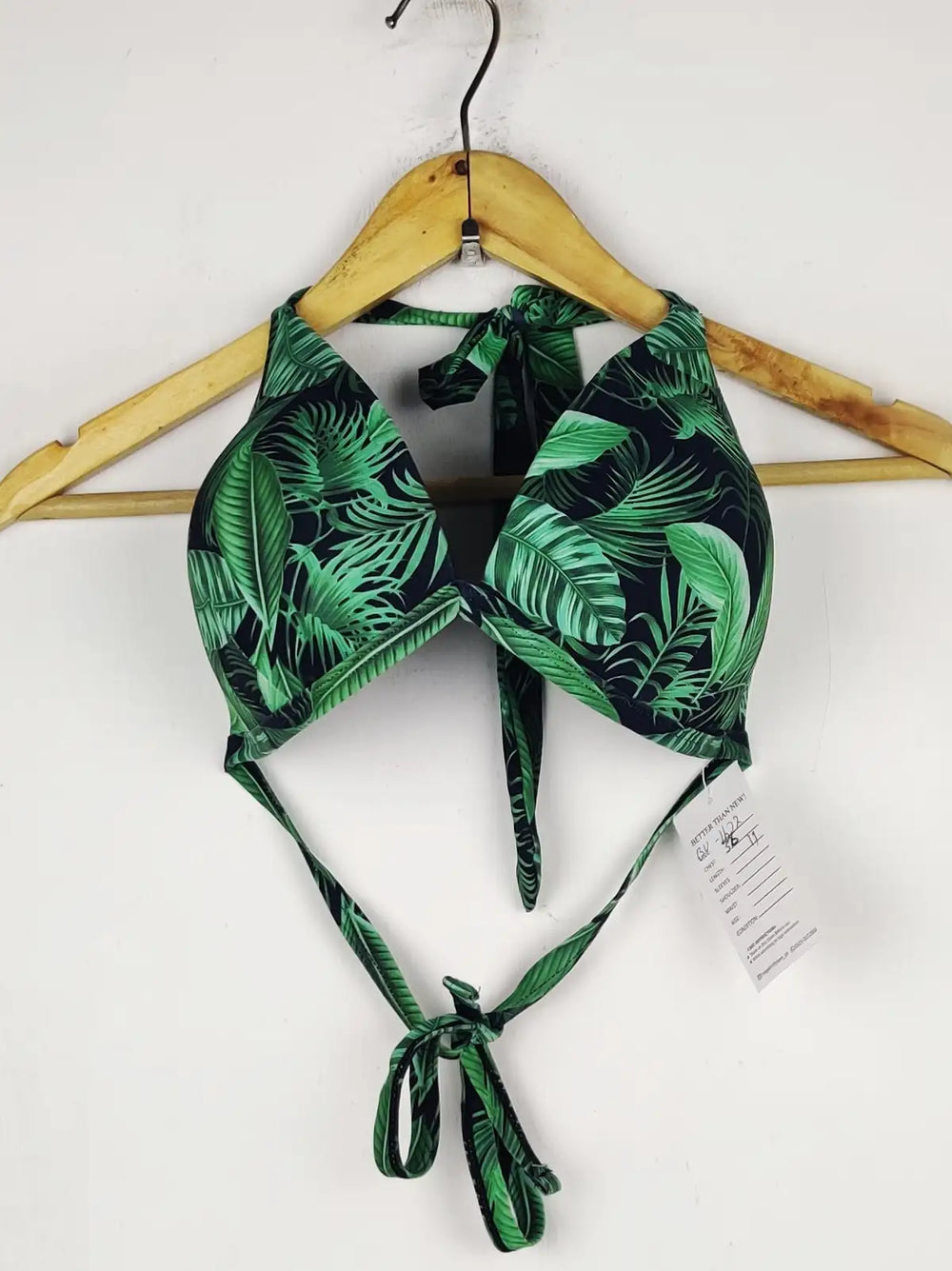 Buy online pre-used pre-loved 100% authentic & Original branded Unknown Brand (BU-1622) available in Pakistan. Top international brands avilable.