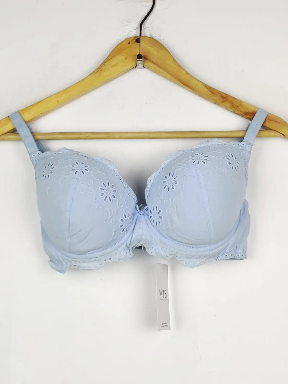 Buy online pre-used pre-loved 100% authentic & Original branded Dunnes Stores Euro 95C (BU-1632) available in Pakistan. Top international brands avilable.