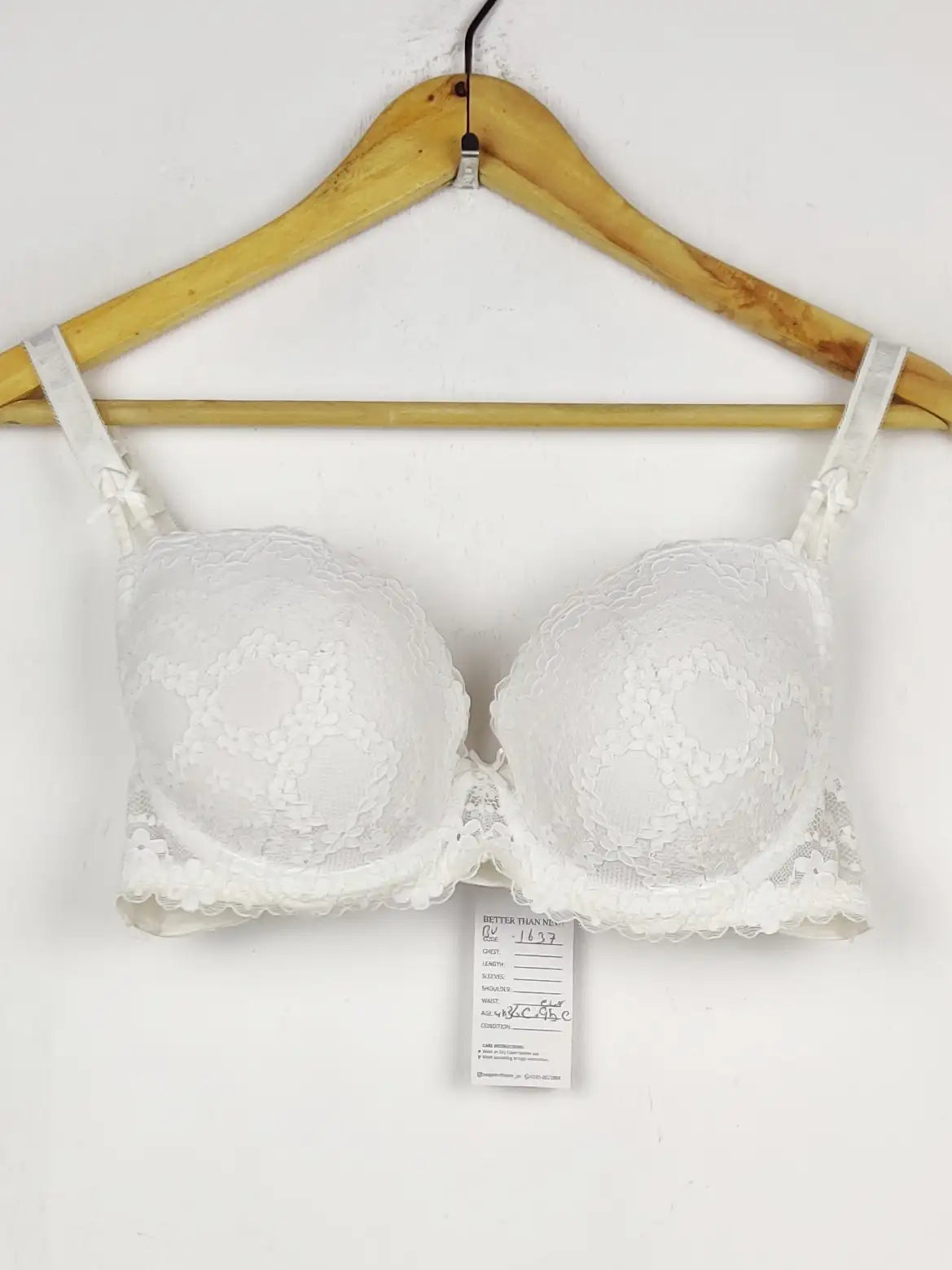 Buy online pre-used pre-loved 100% authentic & Original branded Dunnes Stores 95C (BU-1637) available in Pakistan. Top international brands avilable.
