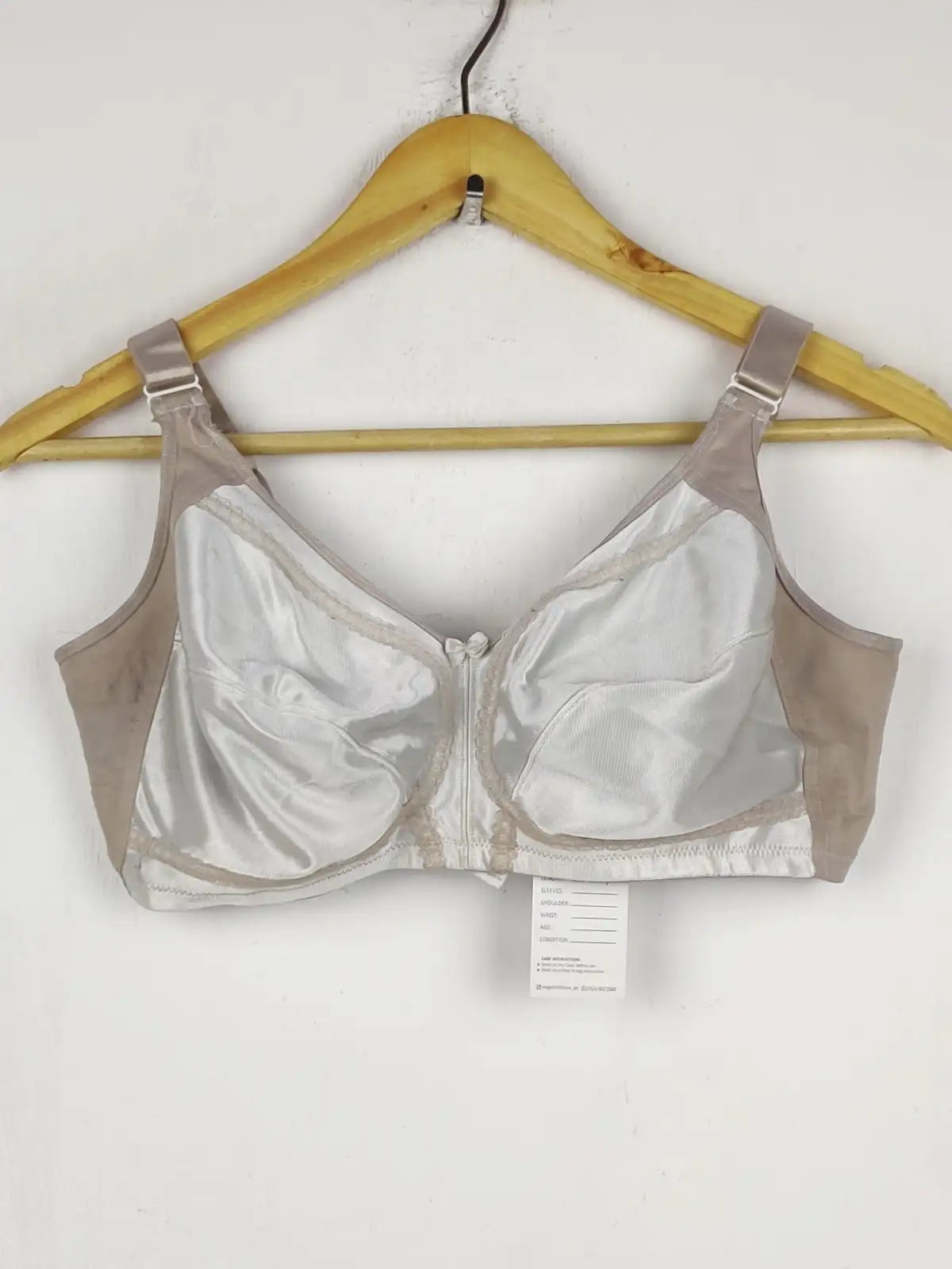 Buy online pre-used pre-loved 100% authentic & Original branded Marks & Spencer (BU-1654) available in Pakistan. Top international brands avilable.