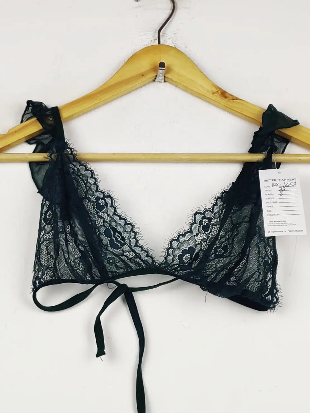 Buy online pre-used pre-loved 100% authentic & Original branded Unknown Brand (BU-1658) available in Pakistan. Top international brands avilable.