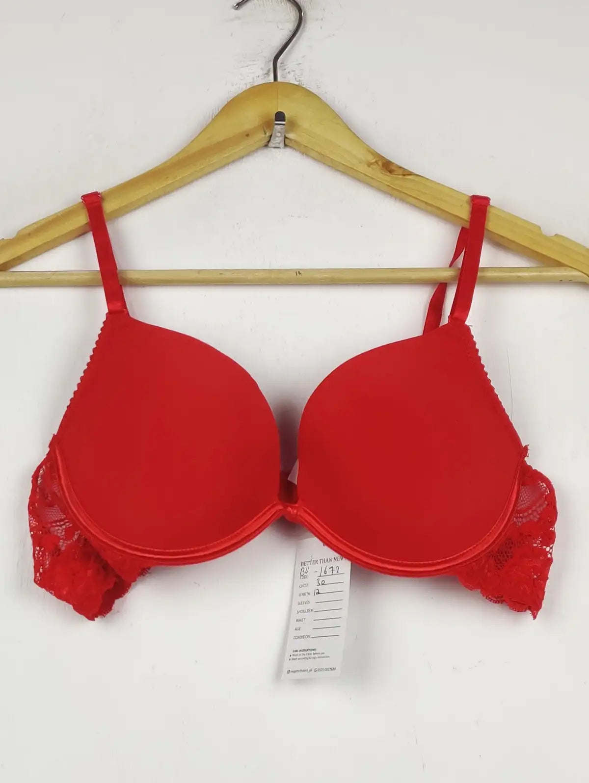 Buy online pre-used pre-loved 100% authentic & Original branded Unknown Brand (BU-1672) available in Pakistan. Top international brands avilable.