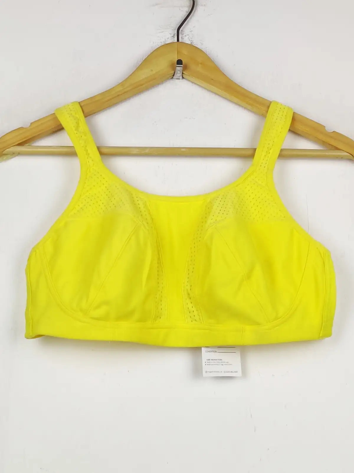Buy online pre-used pre-loved 100% authentic & Original branded Marks & Spencer 85B (BU-1727) available in Pakistan. Top international brands avilable.