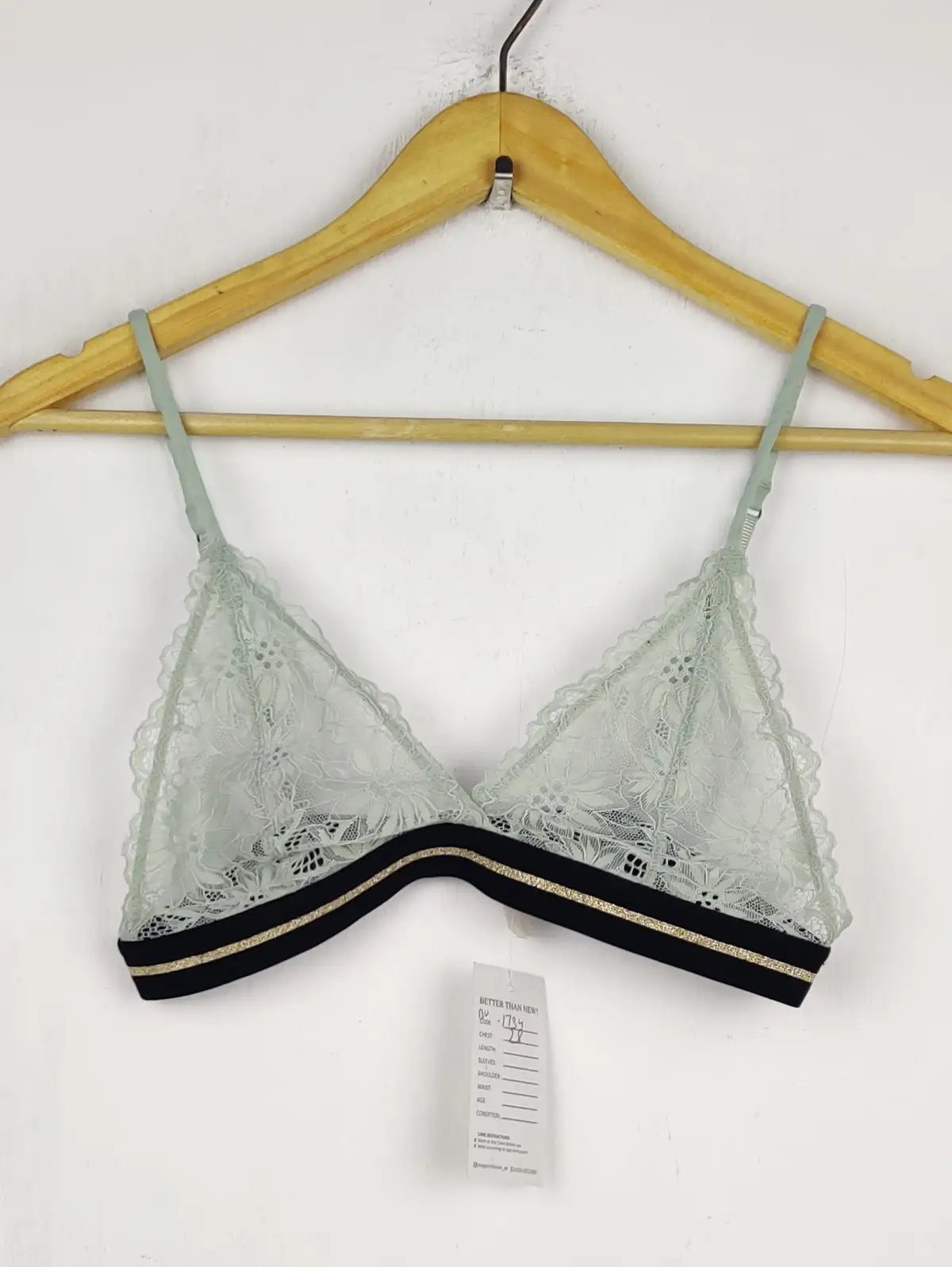 Buy online pre-used pre-loved 100% authentic & Original branded Unknown Brand (BU-1734) available in Pakistan. Top international brands avilable.