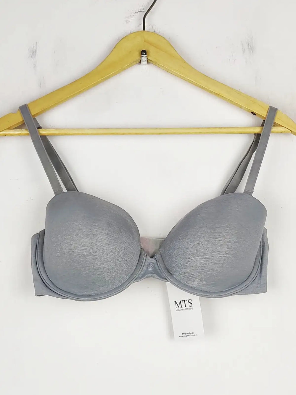 Buy online pre-used pre-loved 100% authentic & Original branded Victoria Secret (BU-173) available in Pakistan. Top international brands avilable.