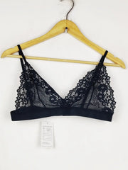 Buy online pre-used pre-loved 100% authentic & Original branded Unknown Brand (BU-1743) available in Pakistan. Top international brands avilable.