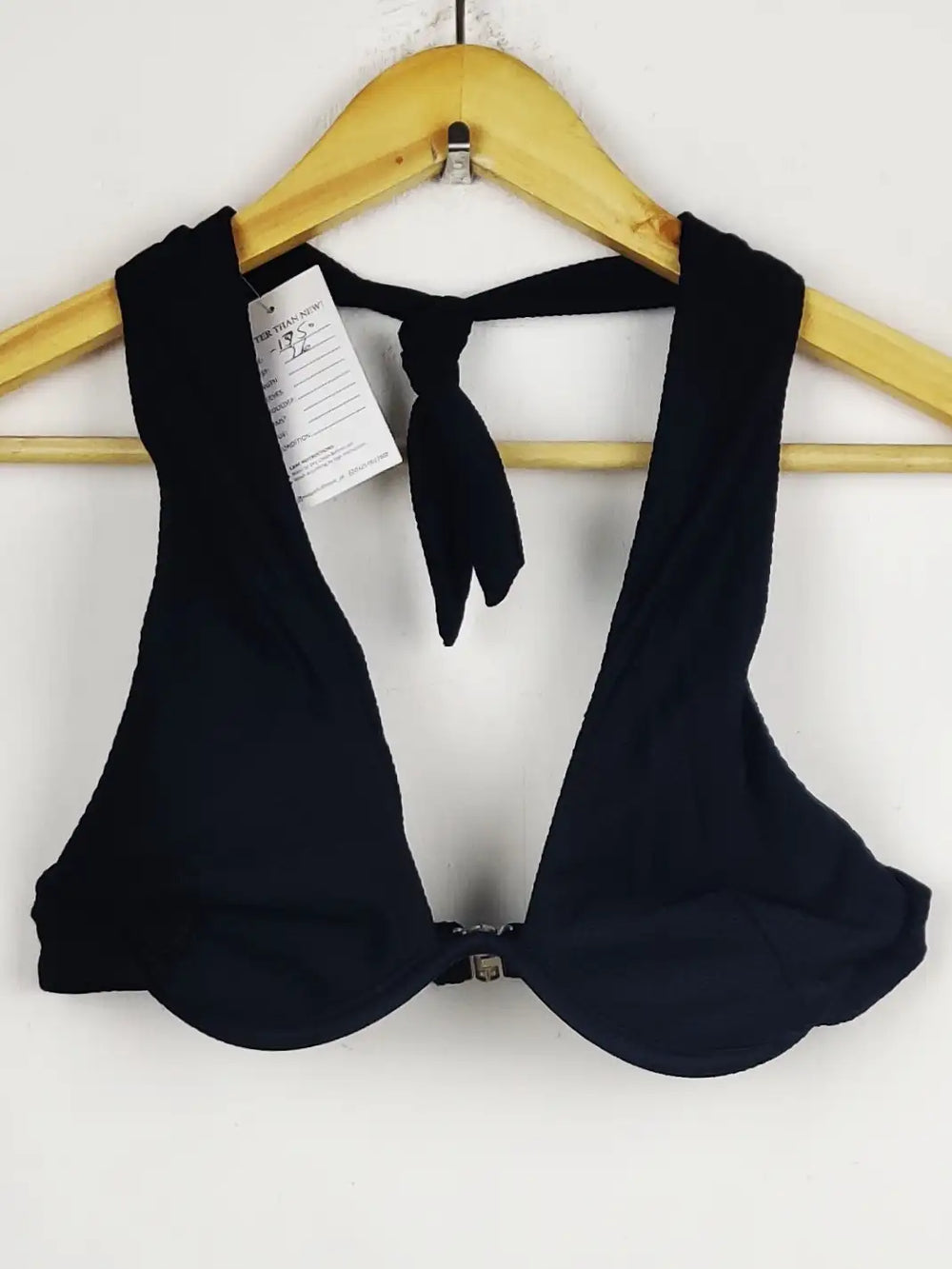 Buy online pre-used pre-loved 100% authentic & Original branded Unknown Brand (BU-1750) available in Pakistan. Top international brands avilable.