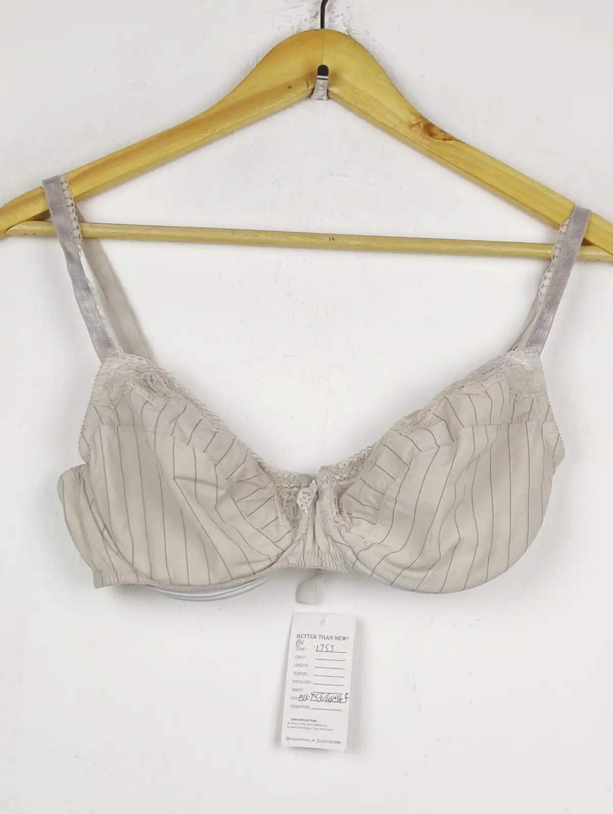 Buy online pre-used pre-loved 100% authentic & Original branded Chantelle Euro 75F (BU-1753) available in Pakistan. Top international brands avilable.
