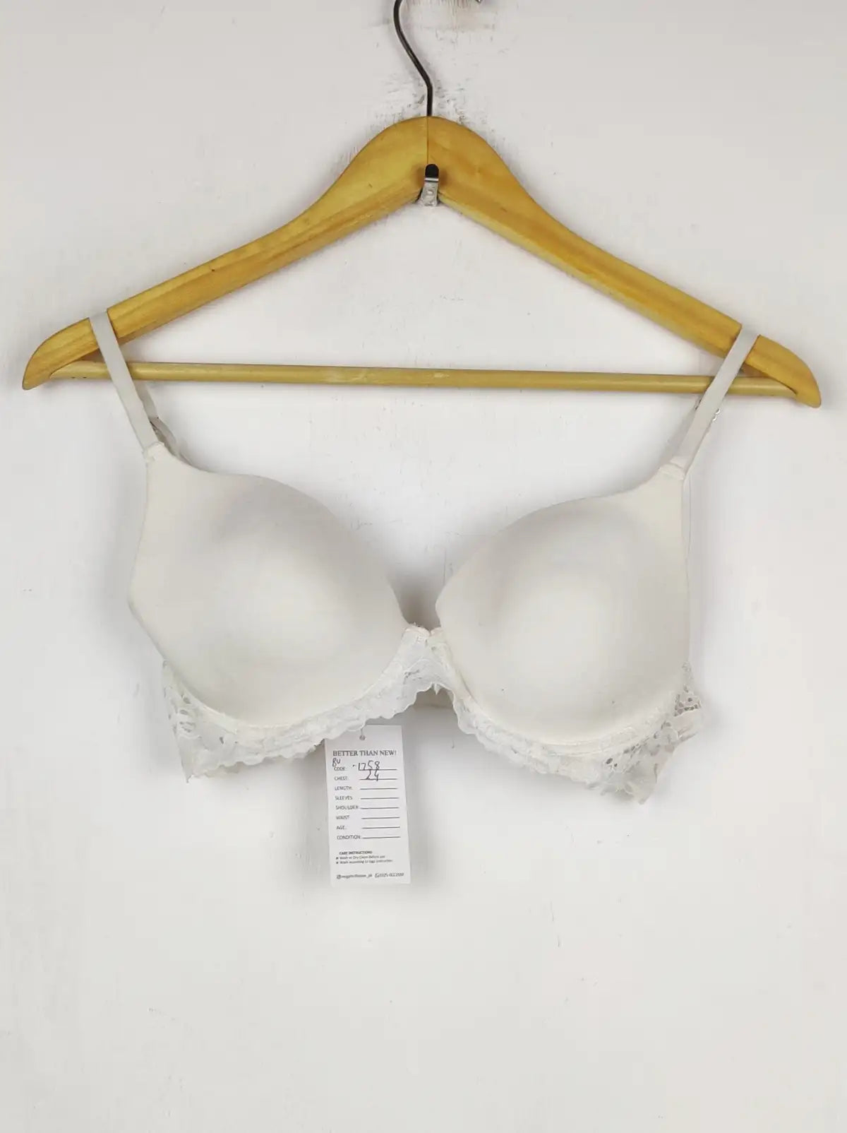 Buy online pre-used pre-loved 100% authentic & Original branded Unknown Brand (BU-1758) available in Pakistan. Top international brands avilable.