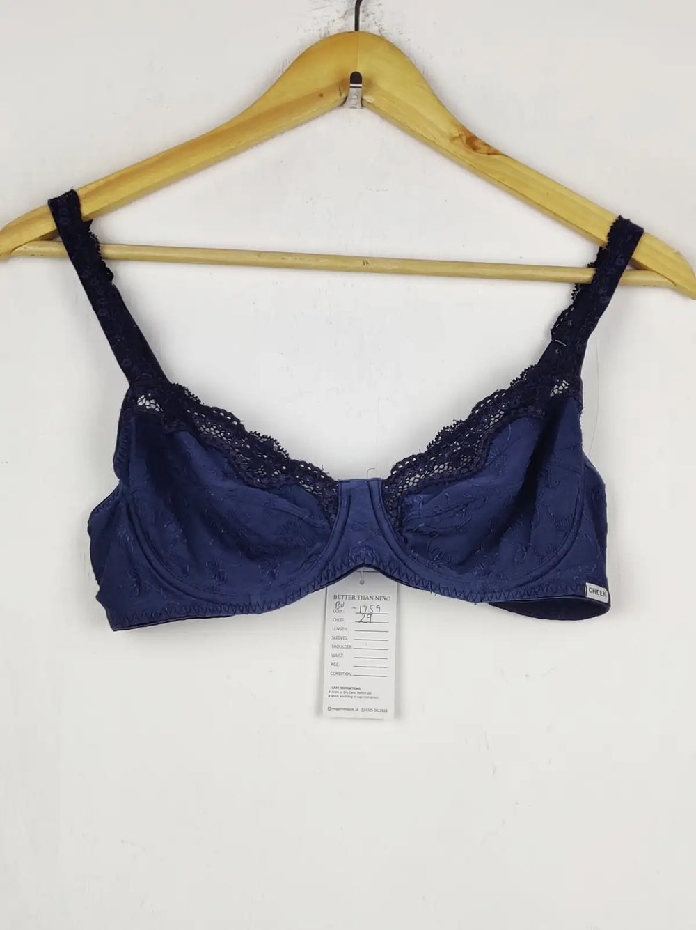 Buy online pre-used pre-loved 100% authentic & Original branded Unknown Brand (BU-1759) available in Pakistan. Top international brands avilable.