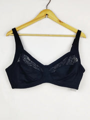 Buy online pre-used pre-loved 100% authentic & Original branded Unknown Brand (BU-1773) available in Pakistan. Top international brands avilable.