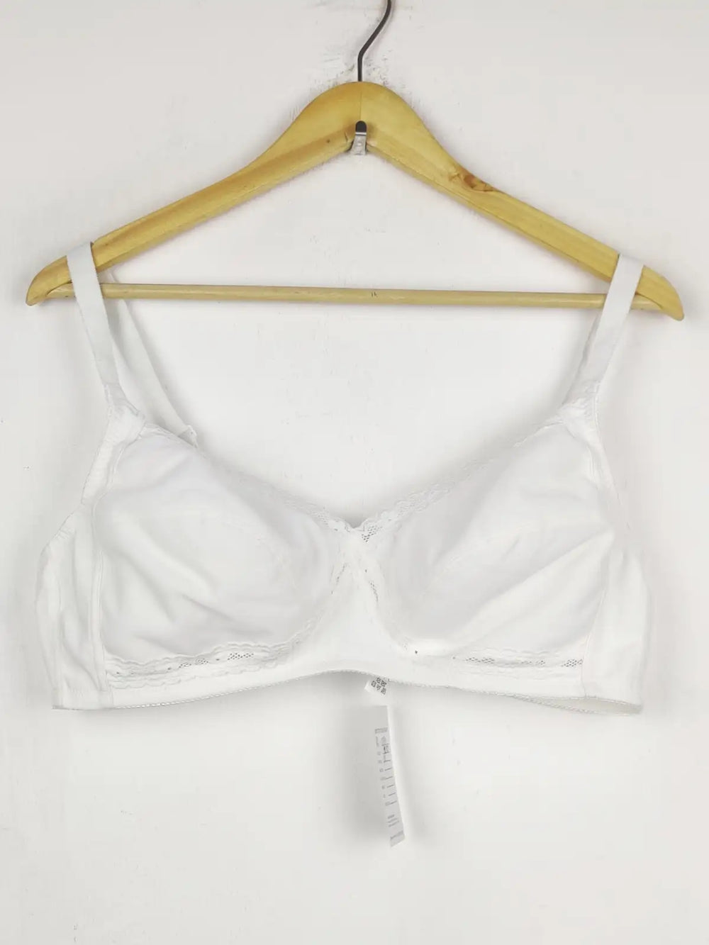 Buy online pre-used pre-loved 100% authentic & Original branded Unknown Brand (BU-1784) available in Pakistan. Top international brands avilable.