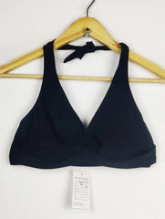 Buy online pre-used pre-loved 100% authentic & Original branded Unknown Brand (BU-1795) available in Pakistan. Top international brands avilable.