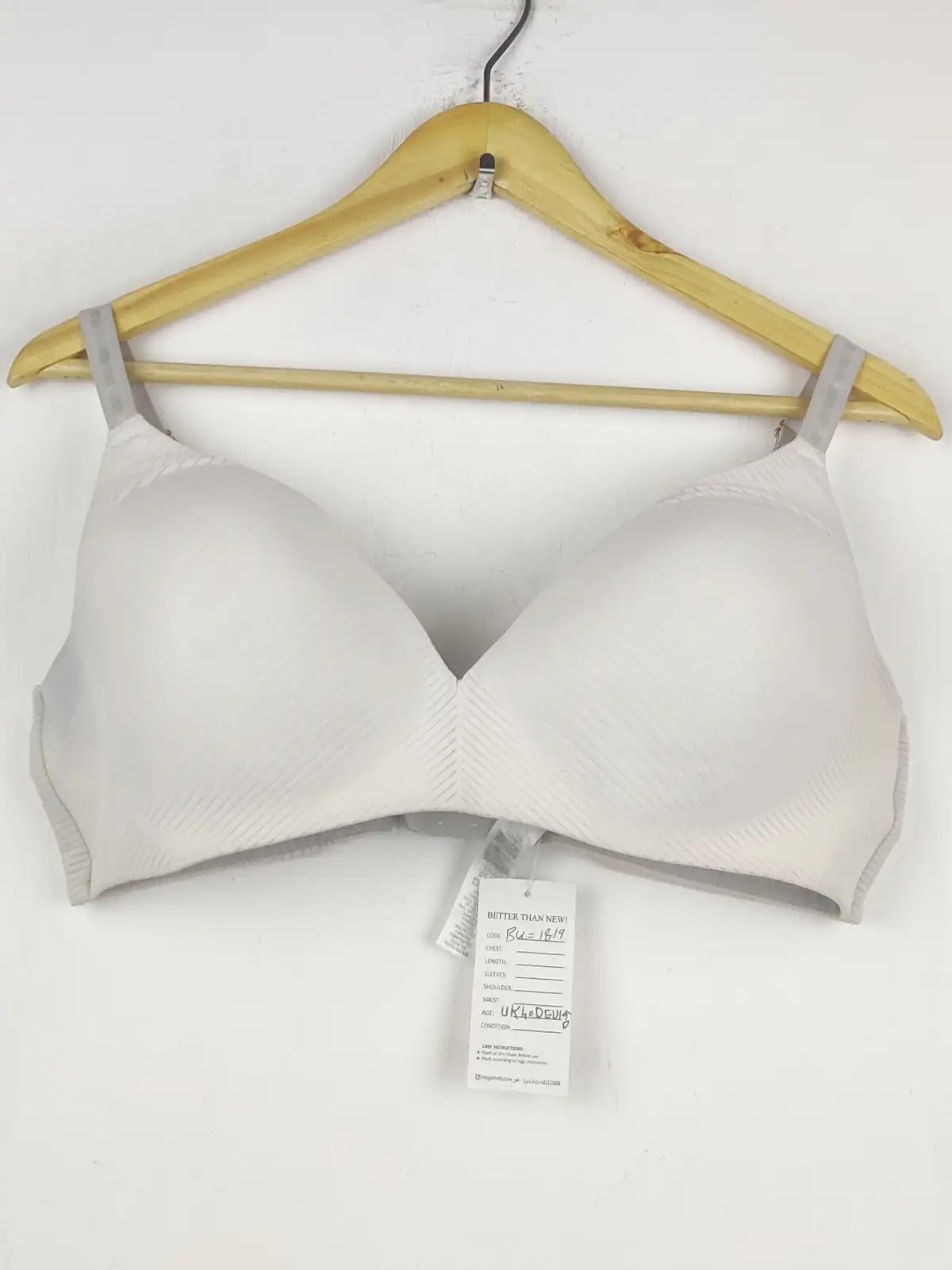 Buy online pre-used pre-loved 100% authentic & Original branded Dunnes Stores 105D (BU-1819) available in Pakistan. Top international brands avilable.