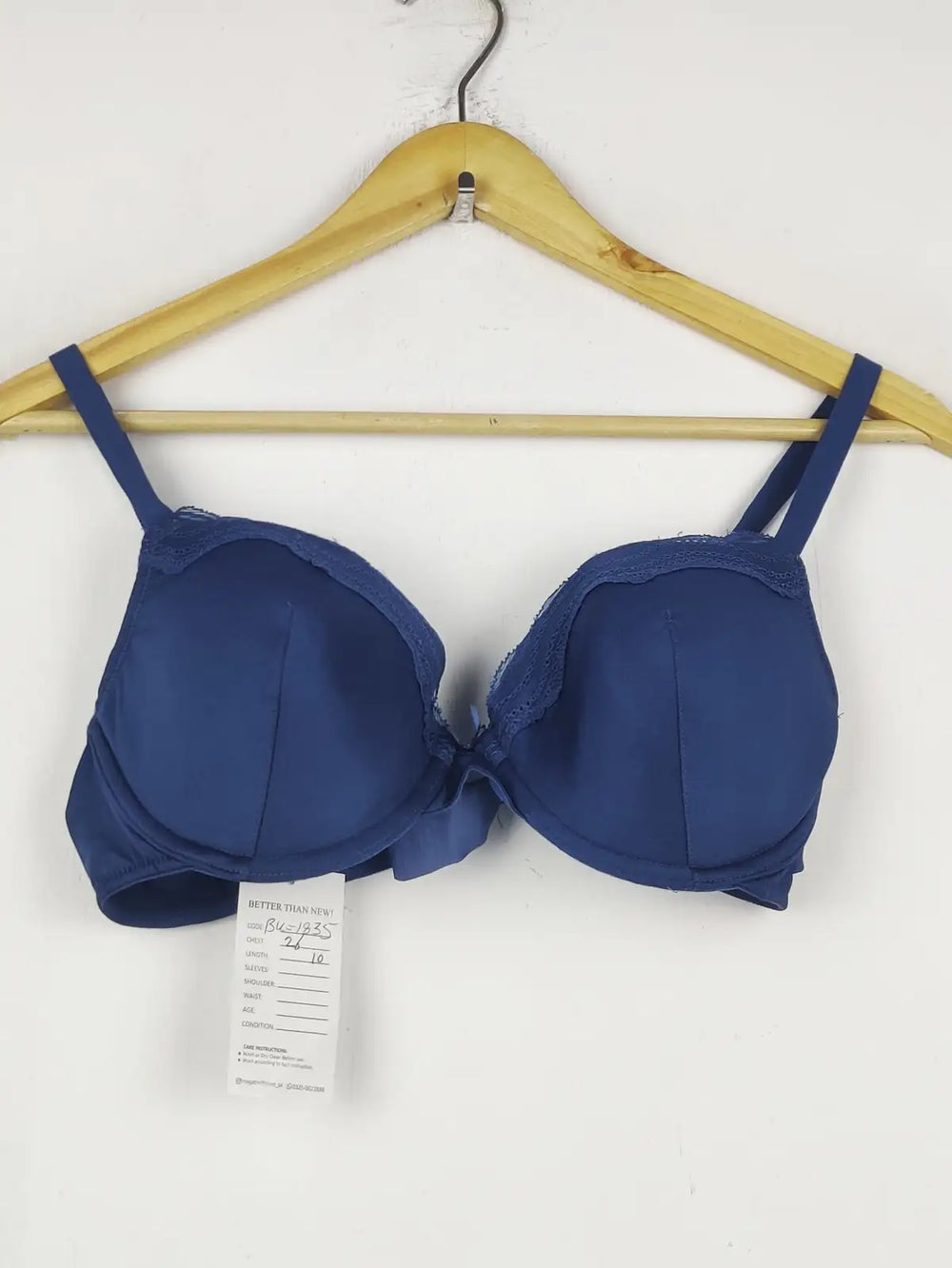 Buy online pre-used pre-loved 100% authentic & Original branded Unknown Brand (BU-1835) available in Pakistan. Top international brands avilable.