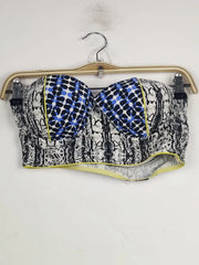 Buy online pre-used pre-loved 100% authentic & Original branded Bcbg (BU-1839) available in Pakistan. Top international brands avilable.