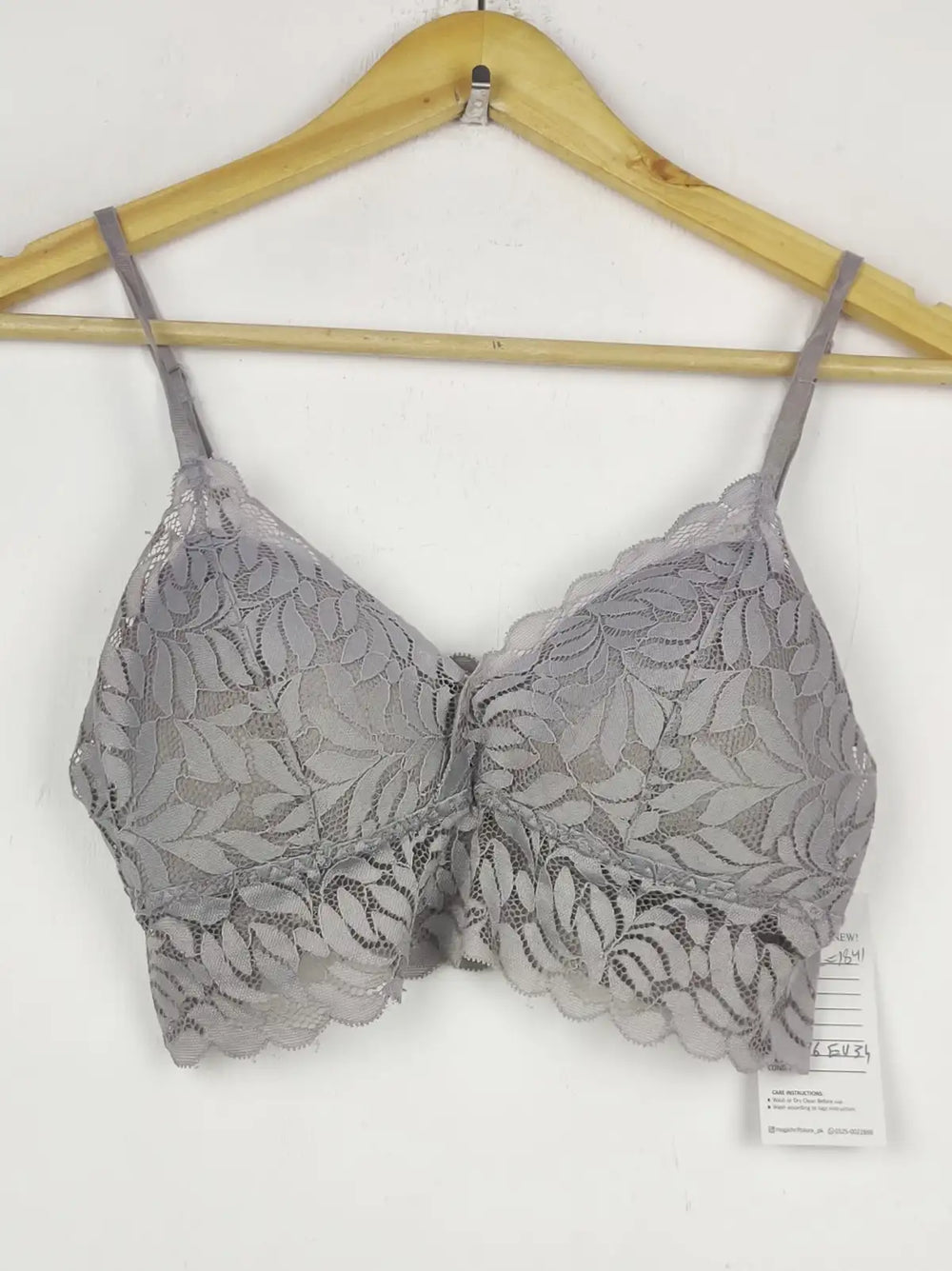 Buy online pre-used pre-loved 100% authentic & Original branded Secret Possessions 34 (BU-1841) available in Pakistan. Top international brands avilable.