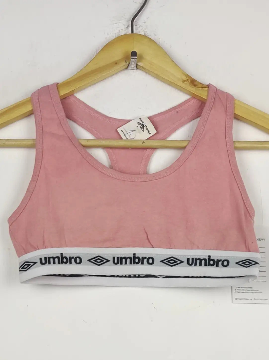Buy online pre-used pre-loved 100% authentic & Original branded Umbro (BU-1850) available in Pakistan. Top international brands avilable.