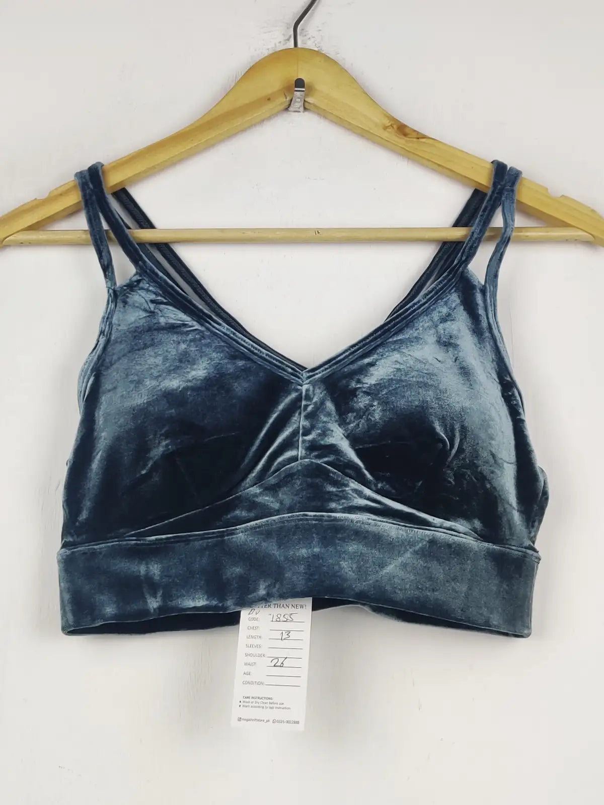 Buy online pre-used pre-loved 100% authentic & Original branded Oysho Sport (BU-1855) available in Pakistan. Top international brands avilable.