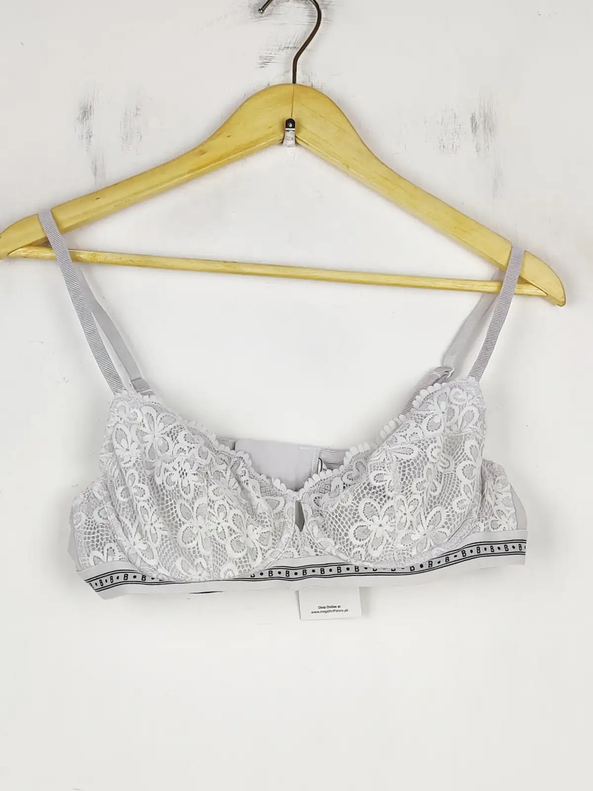 Buy online pre-used pre-loved 100% authentic & Original branded Marks & Spencer (BU-230) available in Pakistan. Top international brands avilable.