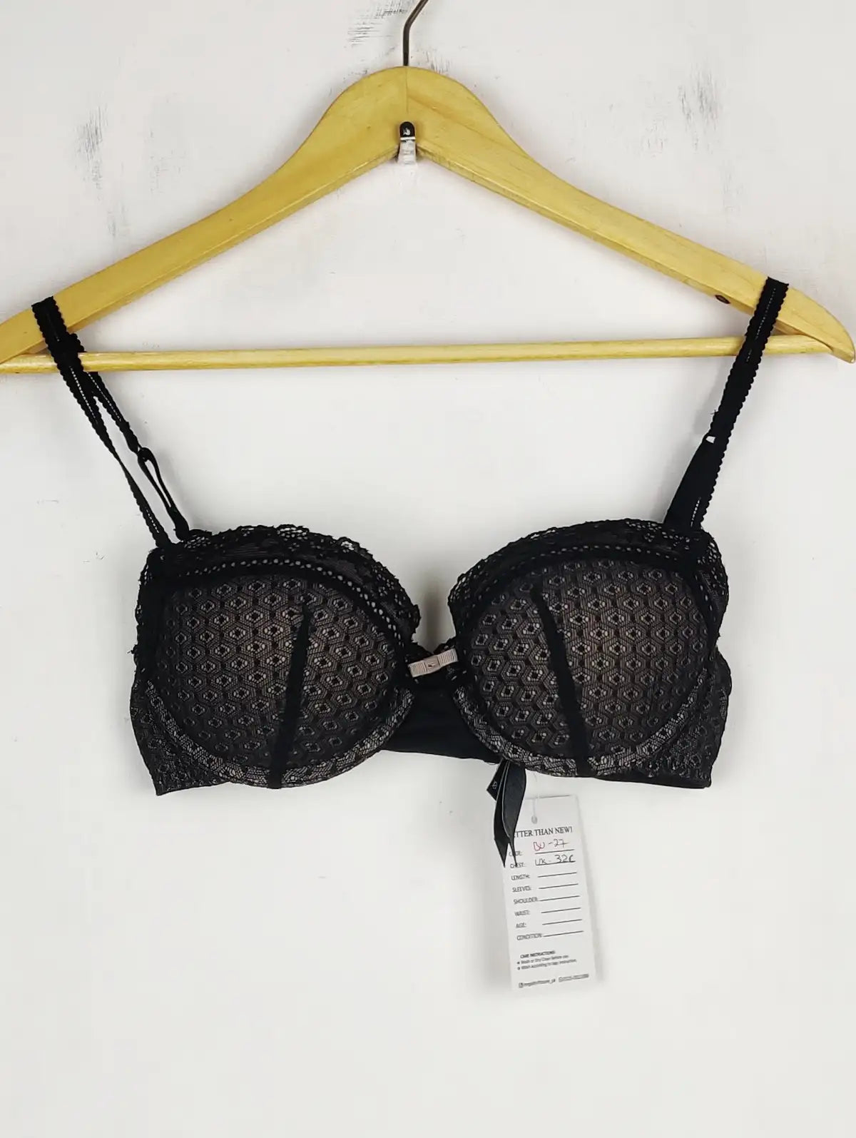 Buy online pre-used pre-loved 100% authentic & Original branded Marks & Spencer (BU-27) available in Pakistan. Top international brands avilable.