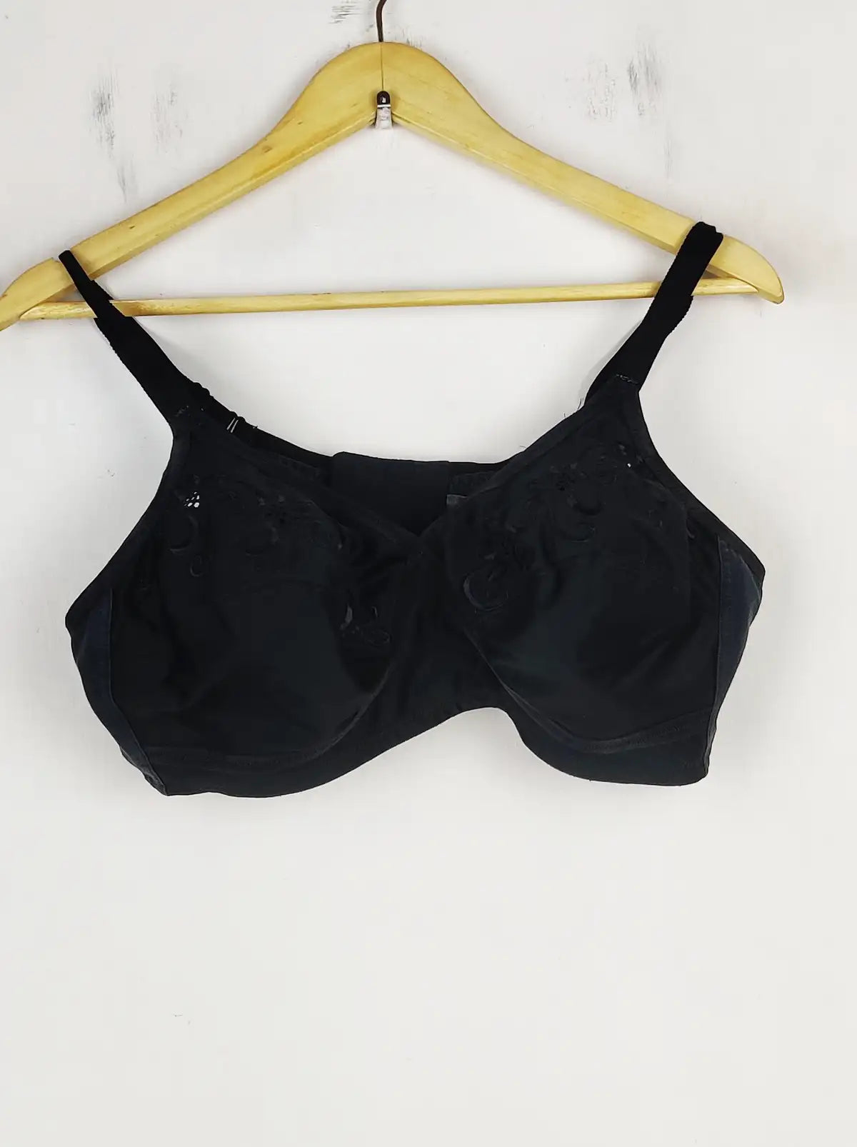 Buy online pre-used pre-loved 100% authentic & Original branded Marks & Spencer (BU-292) available in Pakistan. Top international brands avilable.
