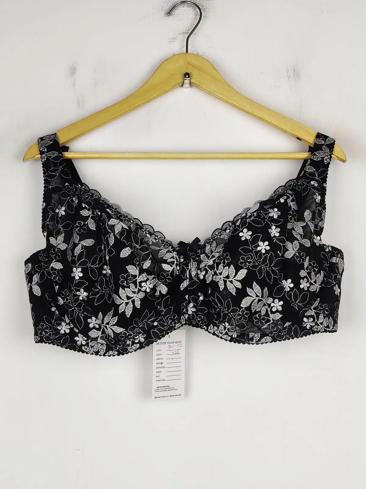 Buy online pre-used pre-loved 100% authentic & Original branded Gemm (BU-42) available in Pakistan. Top international brands avilable.