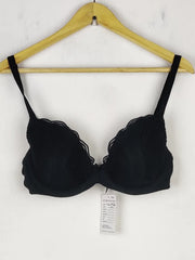 Buy online pre-used pre-loved 100% authentic & Original branded Unknown Brand (BU-444) available in Pakistan. Top international brands avilable.