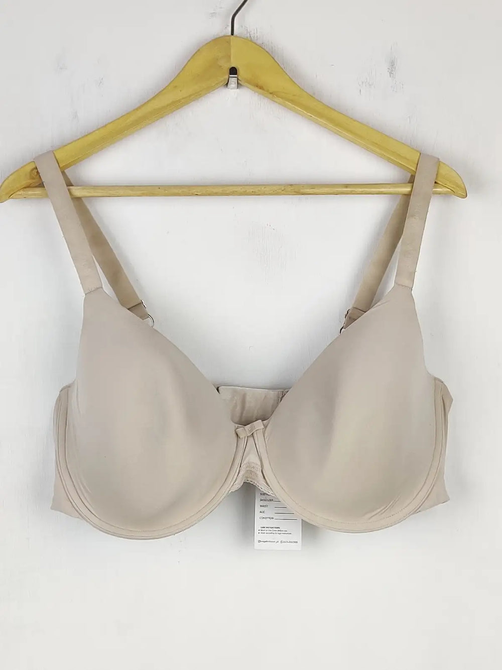 Buy online pre-used pre-loved 100% authentic & Original branded Marks & Spencer ,Uk 42D (BU-467) available in Pakistan. Top international brands avilable.
