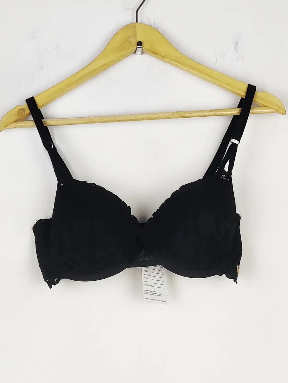 Buy online pre-used pre-loved 100% authentic & Original branded Unknown Brand (BU-492) available in Pakistan. Top international brands avilable.