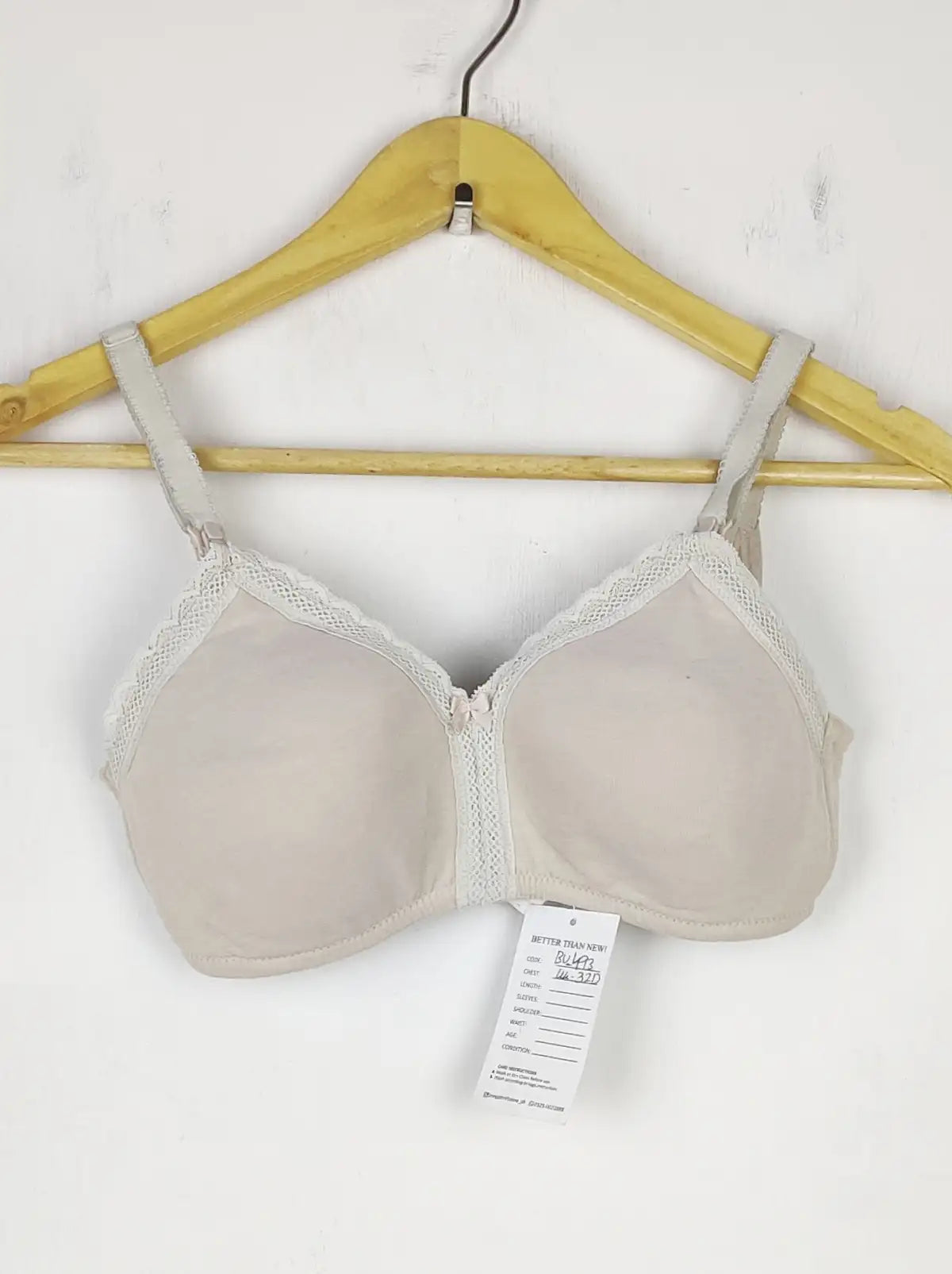 Buy online pre-used pre-loved 100% authentic & Original branded Marks & Spencer , Uk 32D (BU-493) available in Pakistan. Top international brands avilable.