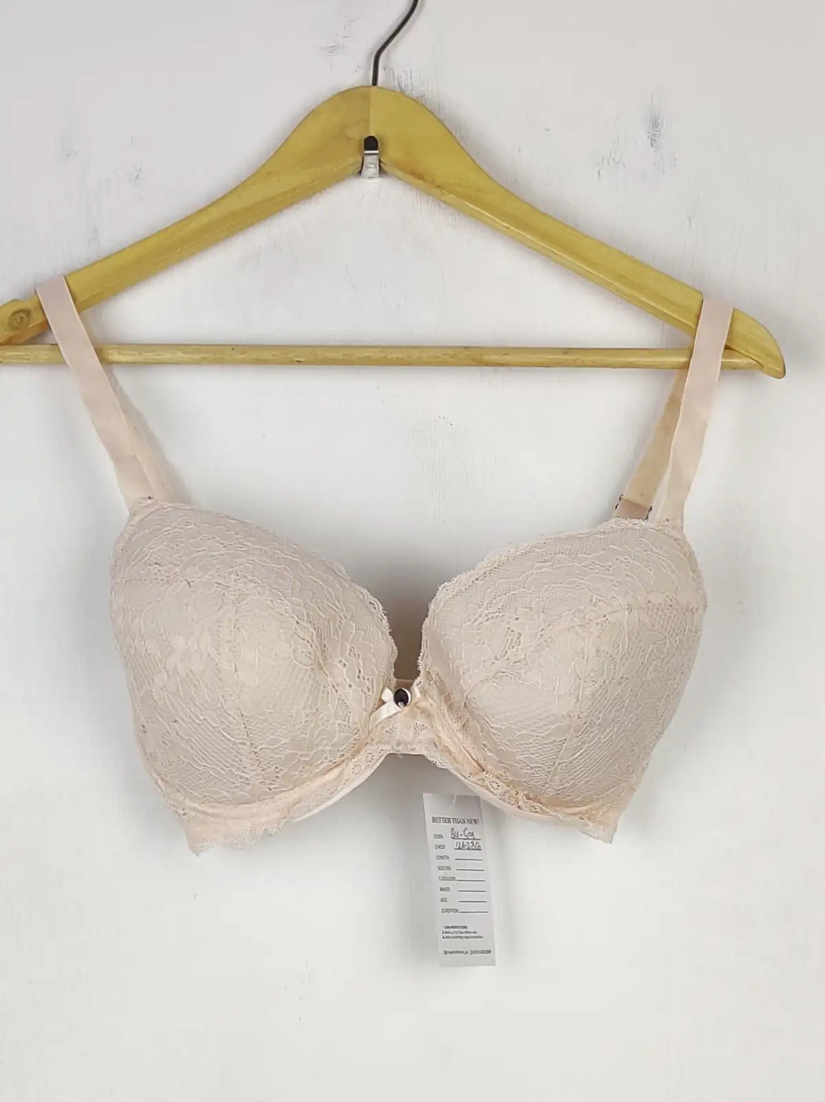 Buy online pre-used pre-loved 100% authentic & Original branded Boux Avenue ,Uk 28G (BU-501) available in Pakistan. Top international brands avilable.