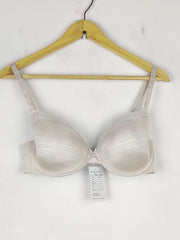 Buy online pre-used pre-loved 100% authentic & Original branded Unknown Brand (BU-506) available in Pakistan. Top international brands avilable.