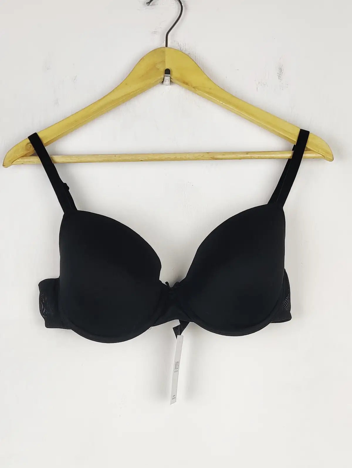 Buy online pre-used pre-loved 100% authentic & Original branded F&F , Uk 36C (BU-509) available in Pakistan. Top international brands avilable.