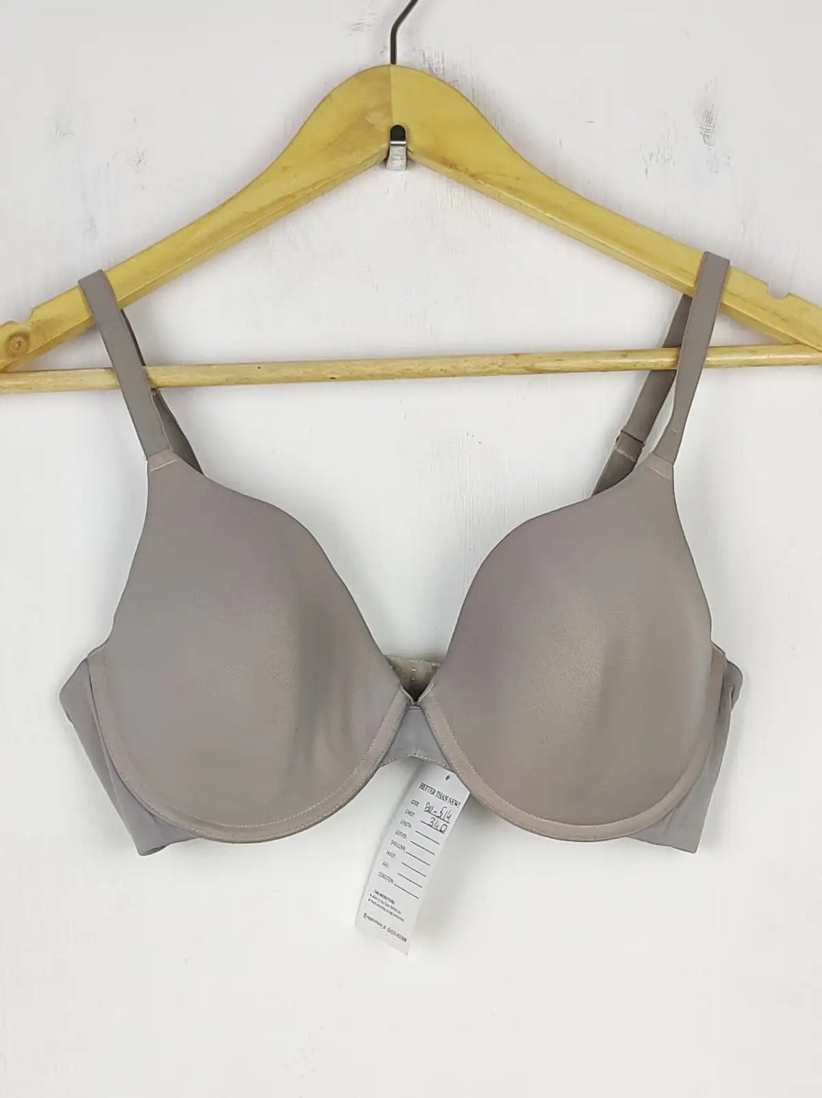 Buy online pre-used pre-loved 100% authentic & Original branded Tu , Uk 34D (BU-514) available in Pakistan. Top international brands avilable.