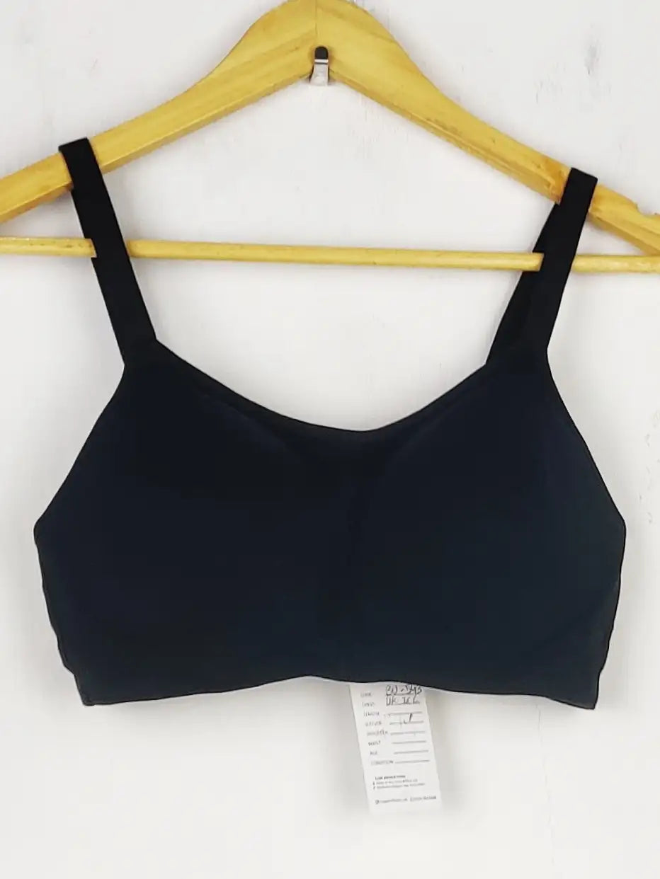 Buy online pre-used pre-loved 100% authentic & Original branded Marks & Spencer, Uk 36C (BU-543) available in Pakistan. Top international brands avilable.