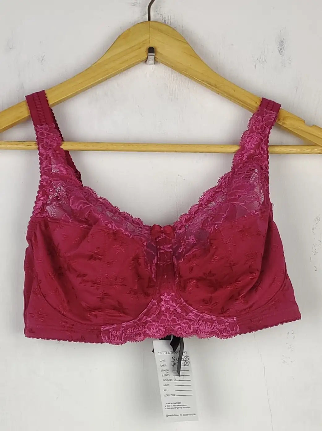 Buy online pre-used pre-loved 100% authentic & Original branded Marks & Spencer, Uk 36Dd (BU-555) available in Pakistan. Top international brands avilable.