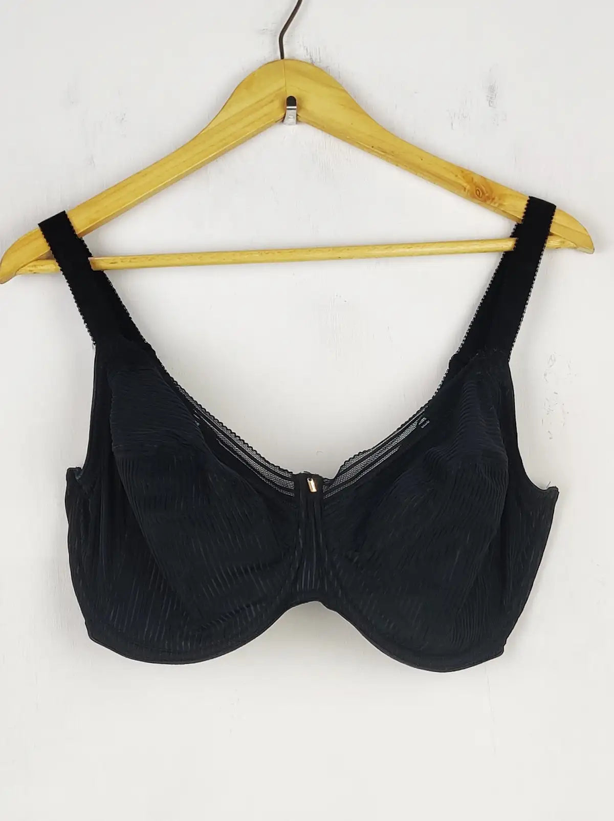 Buy online pre-used pre-loved 100% authentic & Original branded Fantasie, Uk 36Gg (BU-558) available in Pakistan. Top international brands avilable.