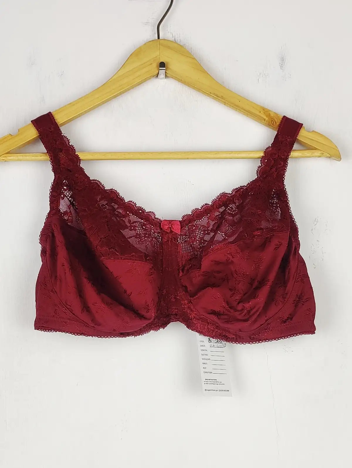 Buy online pre-used pre-loved 100% authentic & Original branded Marks Spencer, Uk 40Dd (BU-560) available in Pakistan. Top international brands avilable.