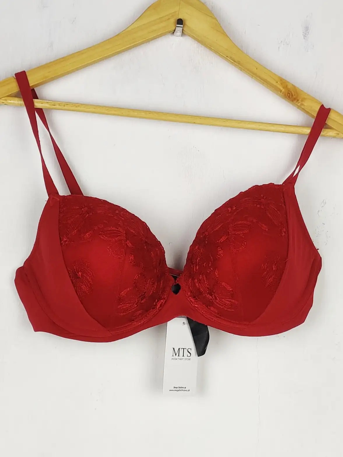 Buy online pre-used pre-loved 100% authentic & Original branded Marks Spencer, Uk 38G (BU-563) available in Pakistan. Top international brands avilable.