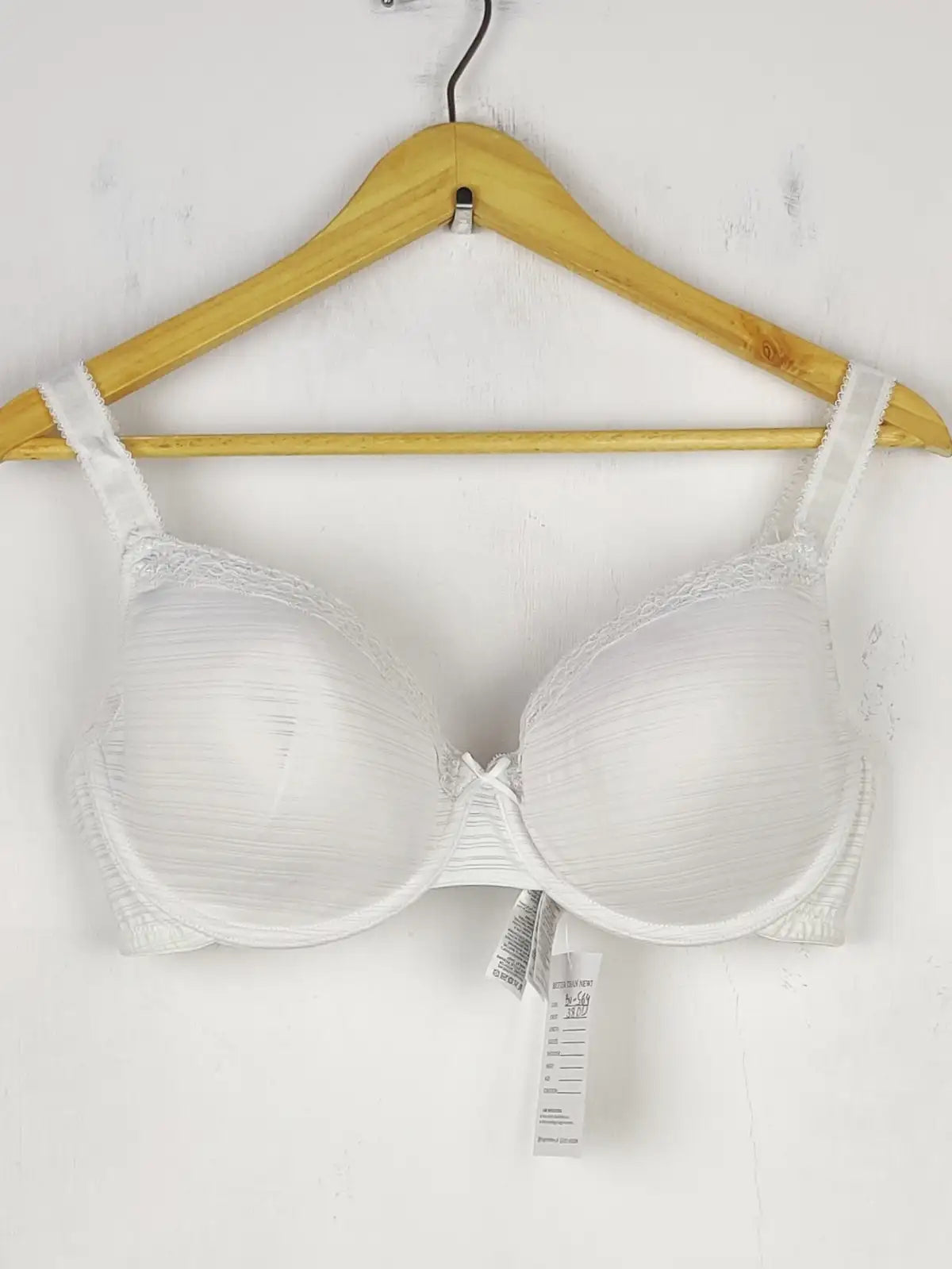 Buy online pre-used pre-loved 100% authentic & Original branded Unknown Brand, Uk 38Dd (BU-564) available in Pakistan. Top international brands avilable.
