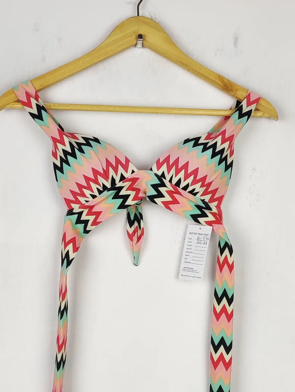 Buy online pre-used pre-loved 100% authentic & Original branded Boohoo, Uk 6 (BU-572) available in Pakistan. Top international brands avilable.