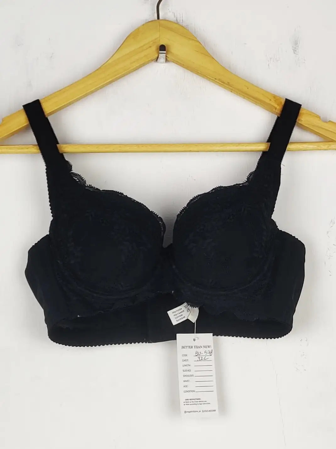 Buy online pre-used pre-loved 100% authentic & Original branded Unknown Brand, Uk 32 (BU-578) available in Pakistan. Top international brands avilable.