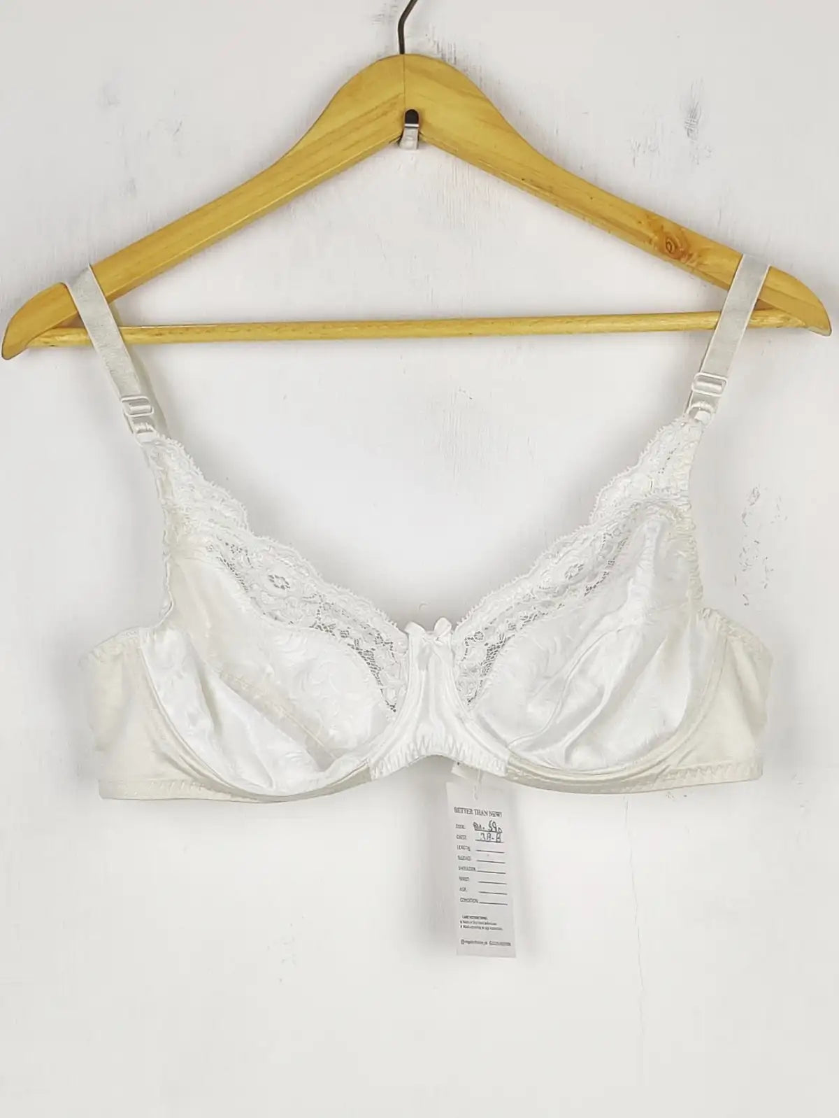 Buy online pre-used pre-loved 100% authentic & Original branded Marks & Spencer , Uk 38B (BU-590) available in Pakistan. Top international brands avilable.