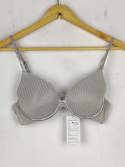 Buy online pre-used pre-loved 100% authentic & Original branded Tu , Uk 36B (BU-591) available in Pakistan. Top international brands avilable.