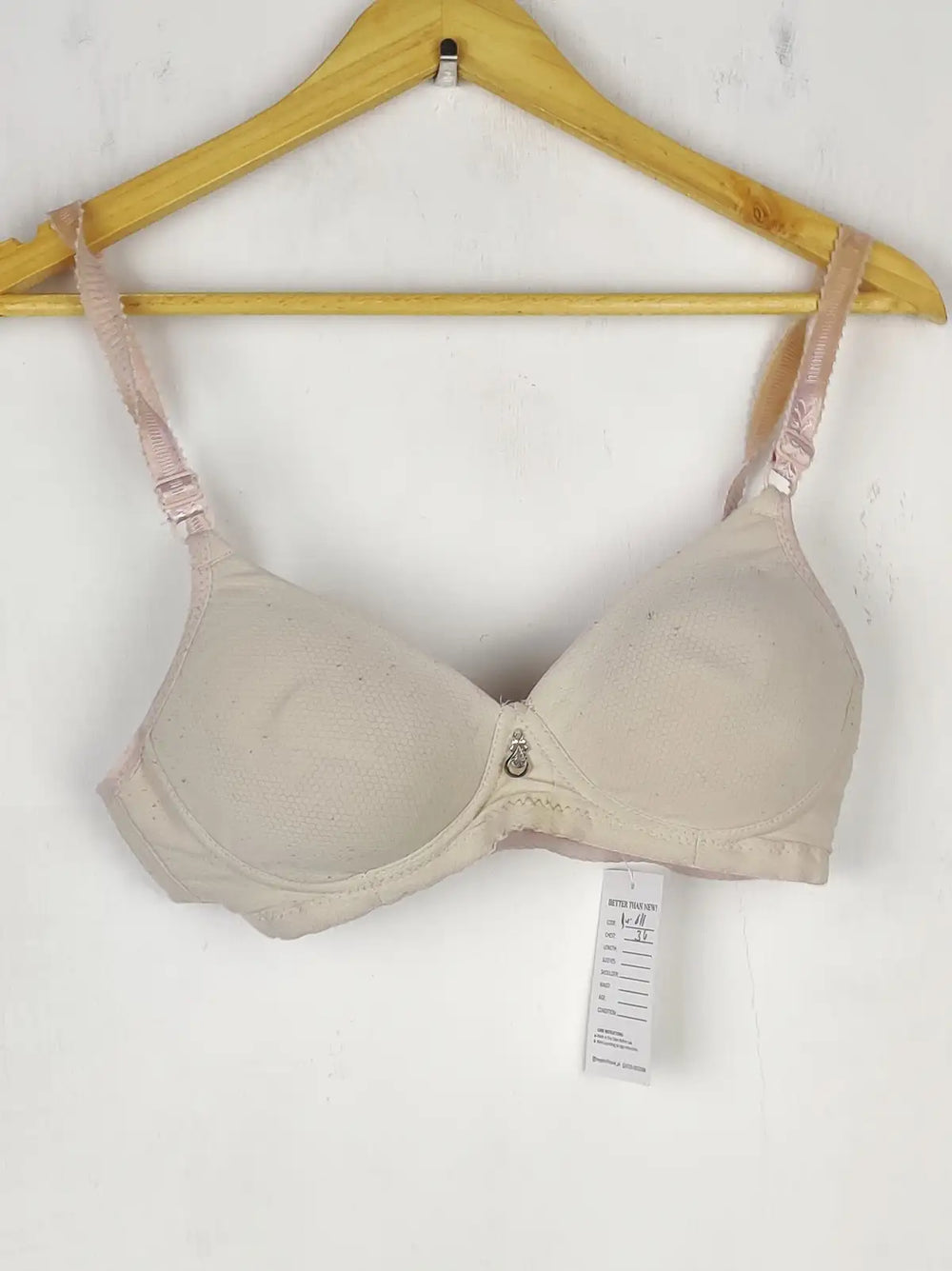 Buy online pre-used pre-loved 100% authentic & Original branded Unknown Brand (BU-611) available in Pakistan. Top international brands avilable.
